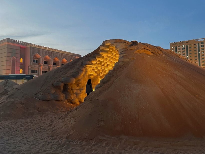 wallmakers uses 1,425 discarded tires coated in desert sand for sharjah triennial pavilion 