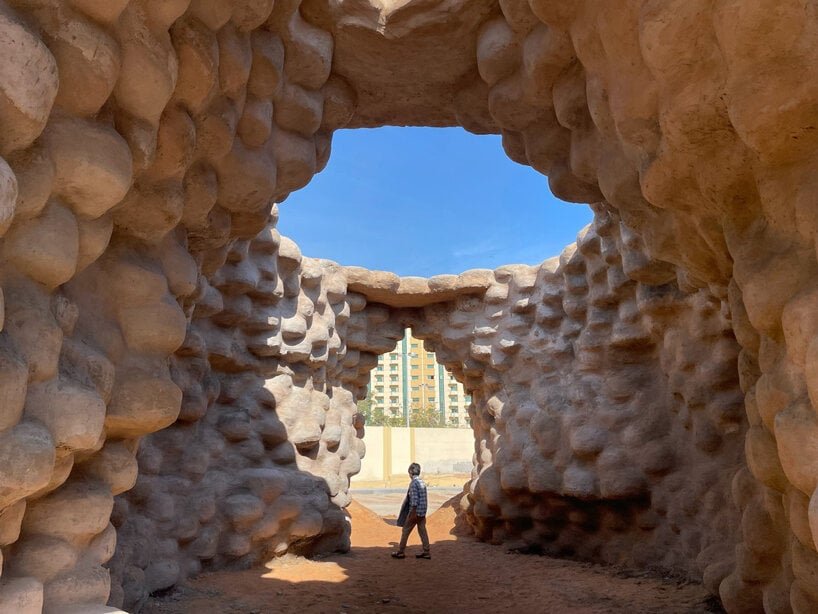 wallmakers uses 1,425 discarded tires coated in desert sand for sharjah triennial pavilion 