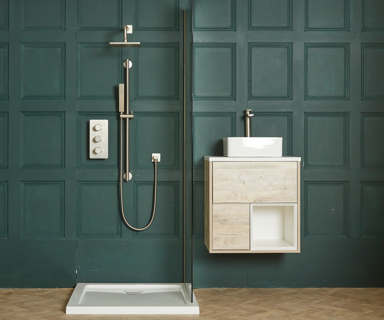 green wood bathroom panelling