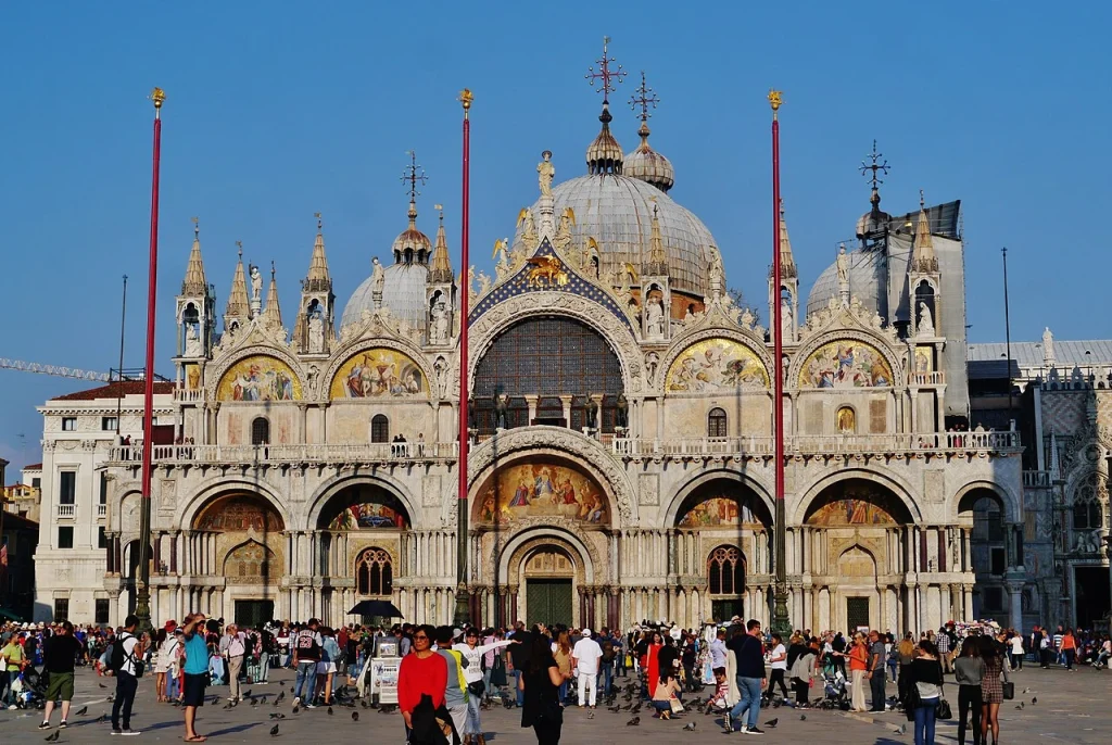 8 Magnificent Churches in Italy